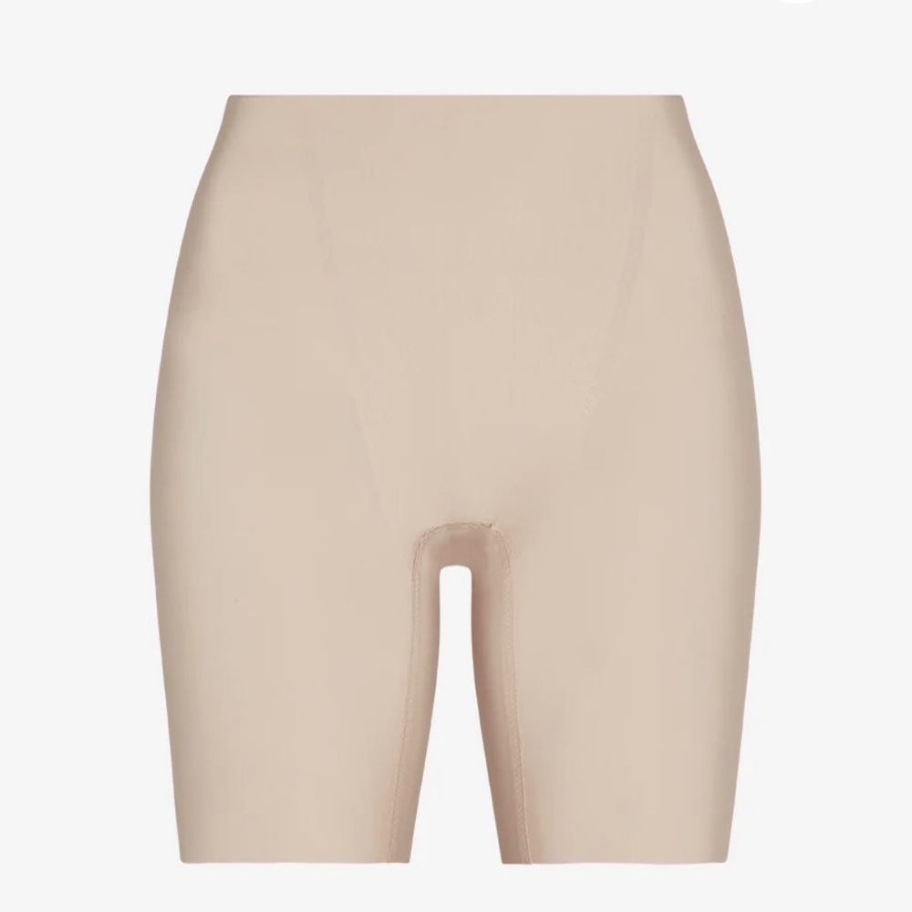 Commando Zone Smoothing Short